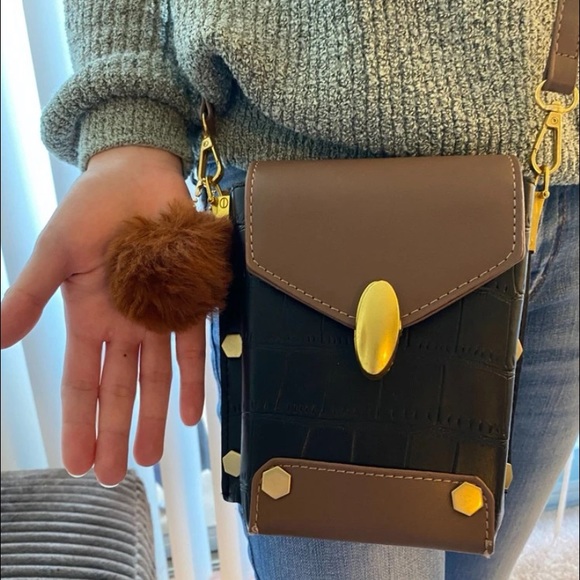 NEW INVENTORY 🔥Pom Pom Decor Croc Embossed Flap Box Bag🔥 - Picture 9 of 11